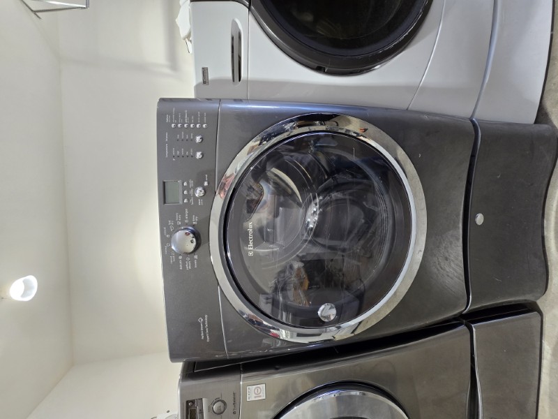Refurbished Electrolux Dryer on Pedestal