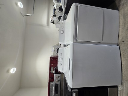 Refurbished Hotpoint top loader washer and electric dryer set $699